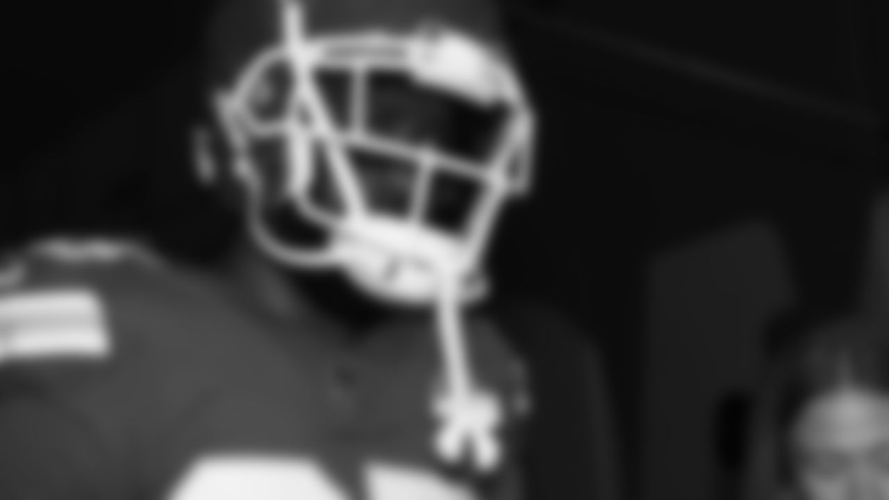 Kansas City Chiefs cornerback Jaylen Watson (35) looks on prior to a week 12 NFL Football game against the Indianapolis Colts on Sunday, November 23, 2025 in Kansas City, MO