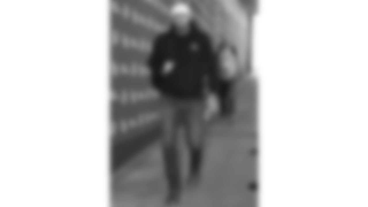 Kansas City Chiefs long snapper James Winchester (41) arrives prior to a week 12 NFL Football game against the Indianapolis Colts on Sunday, November 23, 2025 in Kansas City, MO