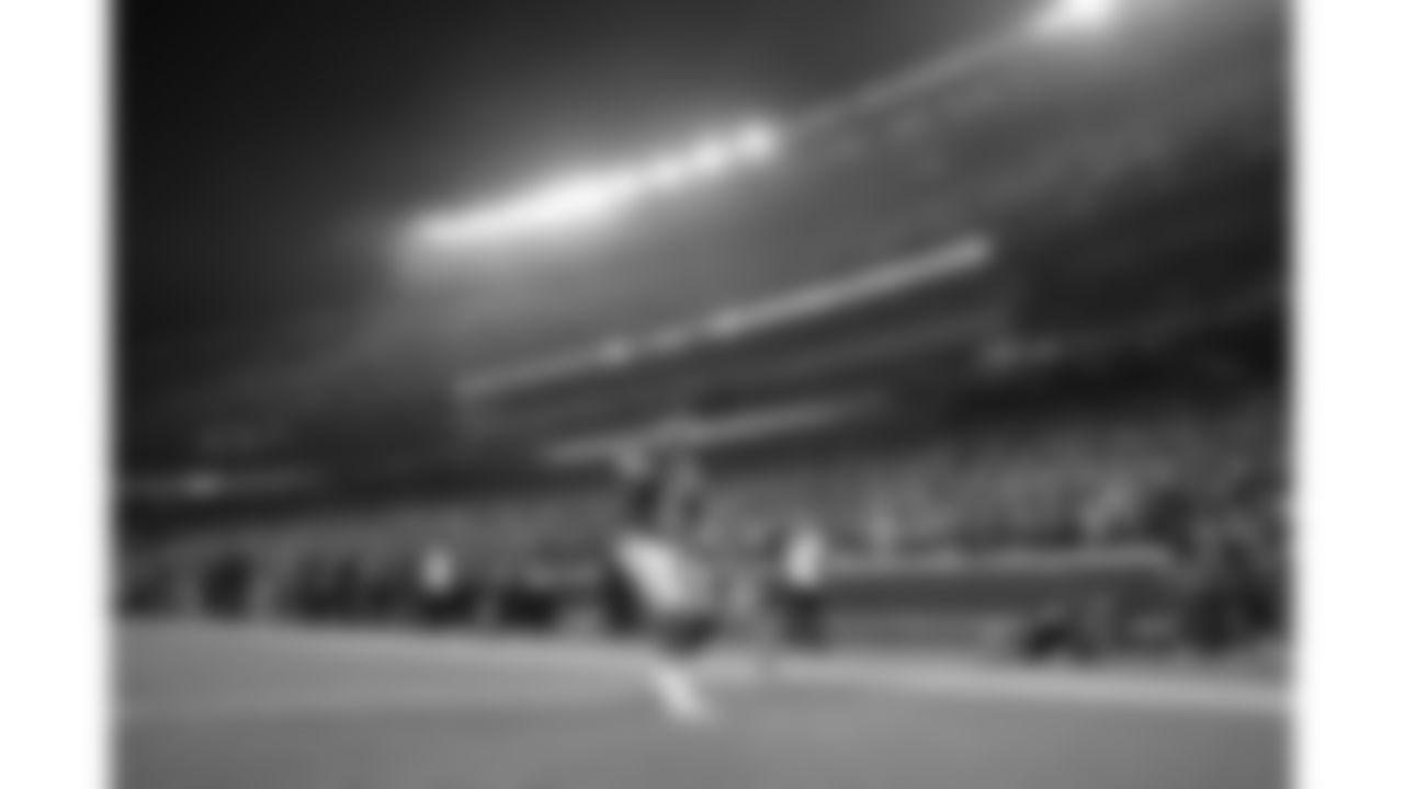 Kansas City Chiefs quarterback Patrick Mahomes (15) yells in the end zone prior to a week 8 NFL Football game against the Washington Commanders on Monday, October 27, 2025 in Kansas City, MO.