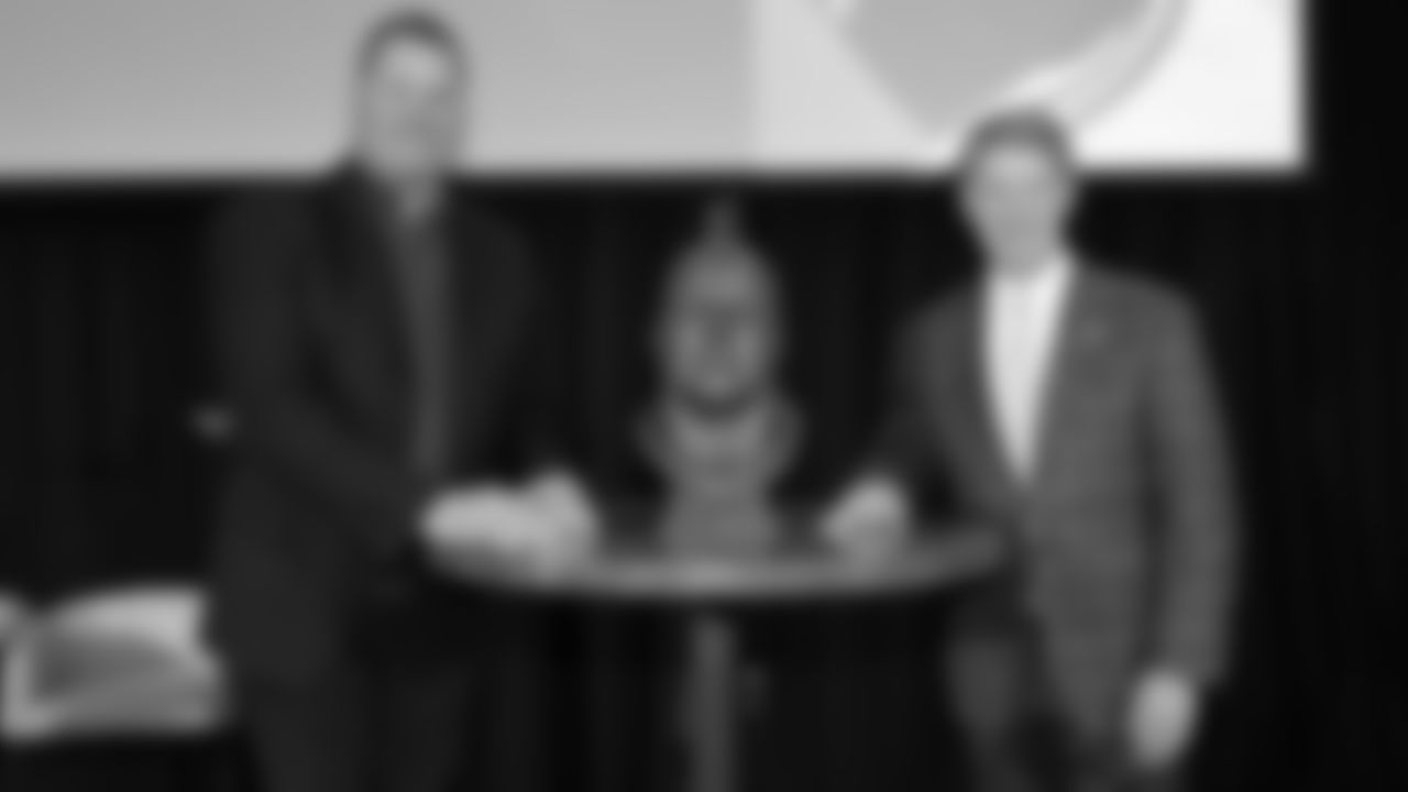 Bill Maas and Kansas City Chiefs Chairman, CEO, and Owner Clark Hunt prior to an NFL week 14 matchup against the Houston Texans, Sunday December 7, 2025.