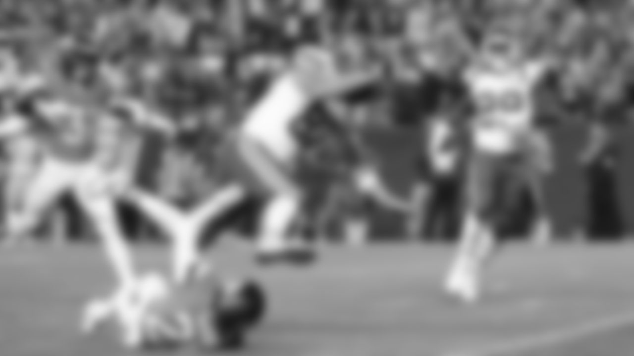 Kansas City Chiefs tight end Travis Kelce (87) leaps into the endzone during a week 11 NFL Football game against the Denver Broncos on Sunday, November 16, 2025 in Denver, Colorado.