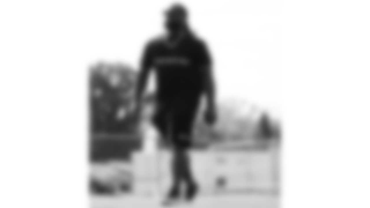 Kansas City Chiefs defensive tackle Derrick Nnadi (92) arrives prior to a week 6 NFL Football game against the Detroit Lions on Sunday, October 12, 2025 in Kansas City, MO.