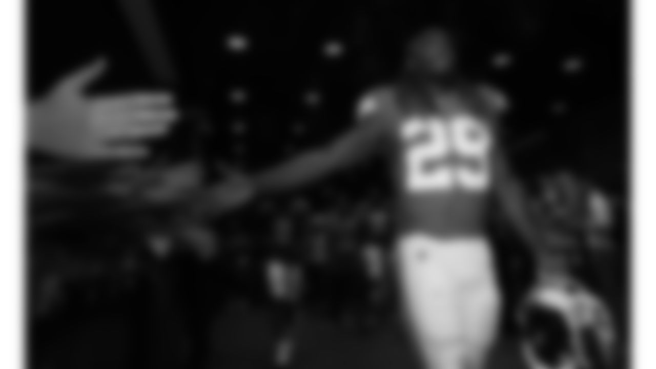 Kansas City Chiefs running back Kareem Hunt (29) high fives fans in the Bud Light Locker Room Club following the week 6 NFL football game against the Detroit Lions, Sunday, October 12, 2025 in Kansas City, MO.