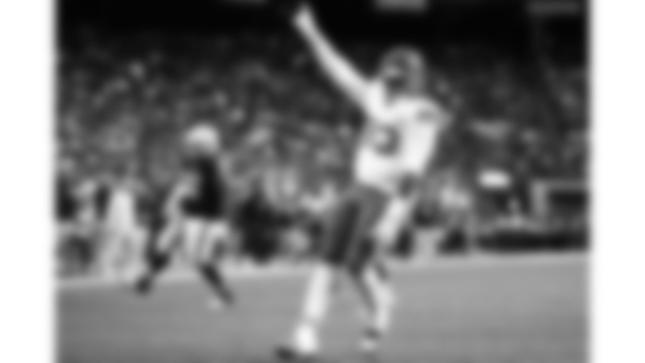 Kansas City Chiefs defensive tackle Zacch Pickens (93) celebrates during a week 18 NFL football game against the Las Vegas Raiders, Sunday, January 4, 2026 in Las Vegas, NV.