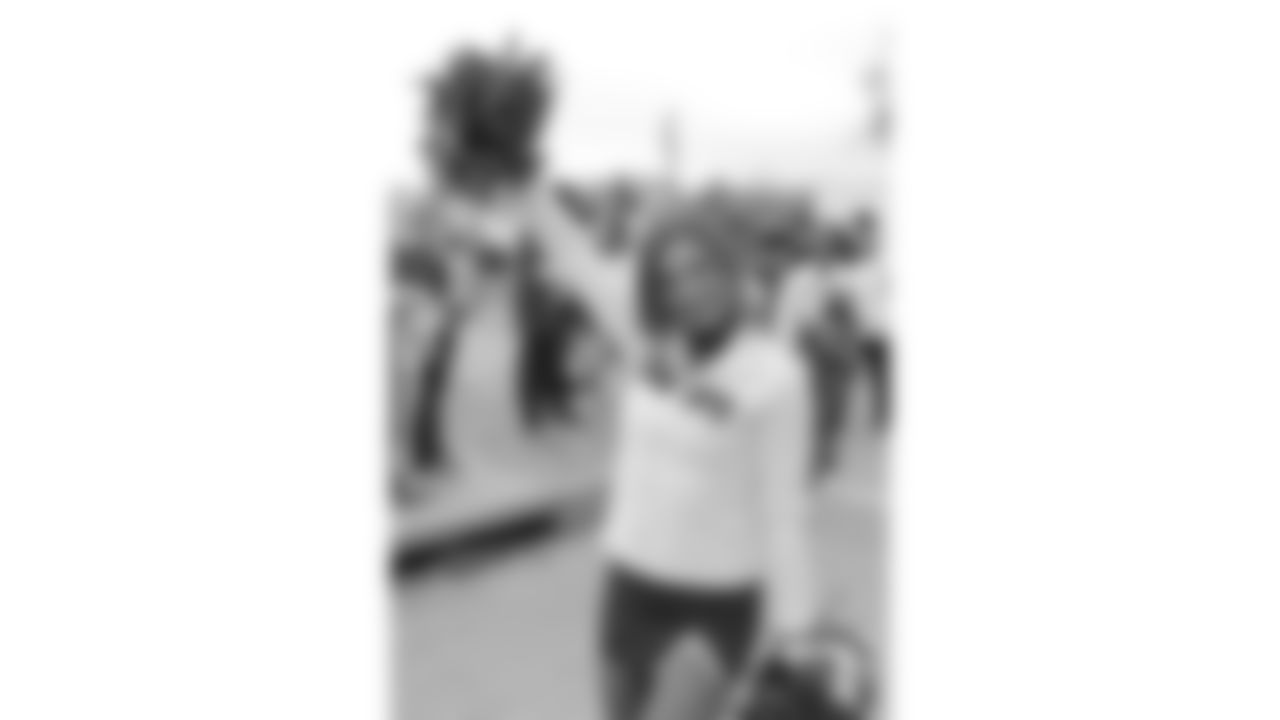 The Kansas City Chiefs Cheerleaders before a week 12 NFL football game against the Indianapolis Colts, Sunday, November 23, 2025 in Kansas City, MO.