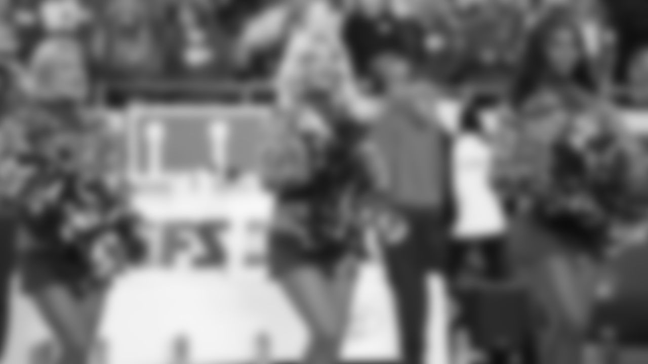 A Kansas City Chiefs Cheerleader before a week 8 NFL football game against the Washington Commanders, Monday, October 27, 2025, in Kansas City, MO.