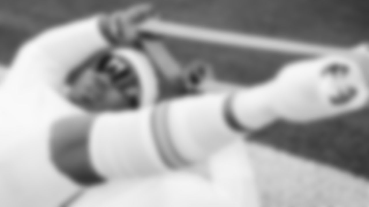 Kansas City Chiefs offensive lineman Wanya Morris (64) warms up prior to a week 13 NFL Football game against the Dallas Cowboys on Thursday, November 27, 2025 in Dallas, Texas.