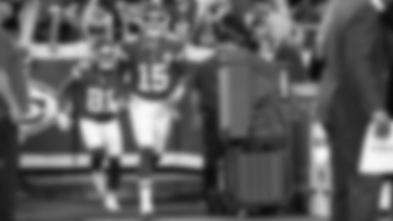 Kansas City Chiefs quarterback Patrick Mahomes (15) runs onto field prior to a week 6 NFL Football game against the Detroit Lions on Sunday, October 12, 2025 in Kansas City, MO.