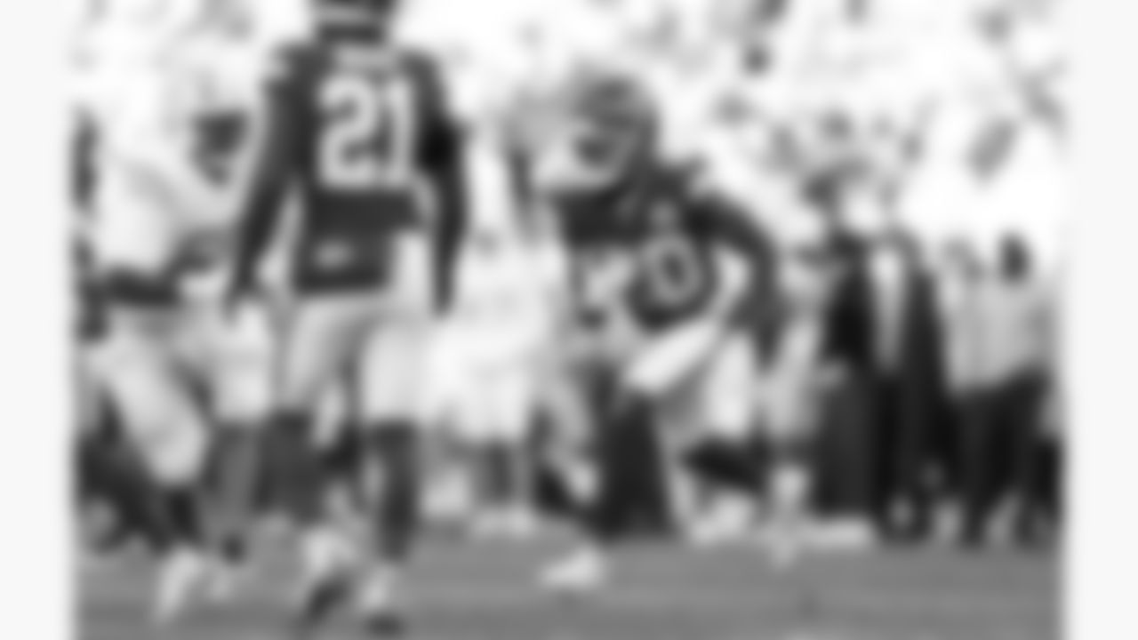 Kansas City Chiefs defensive back Nohl Williams (20) retrieves a loose ball during a week 15 NFL football game against the Los Angeles Chargers, Sunday, December 14, 2025 in Kansas City, MO.