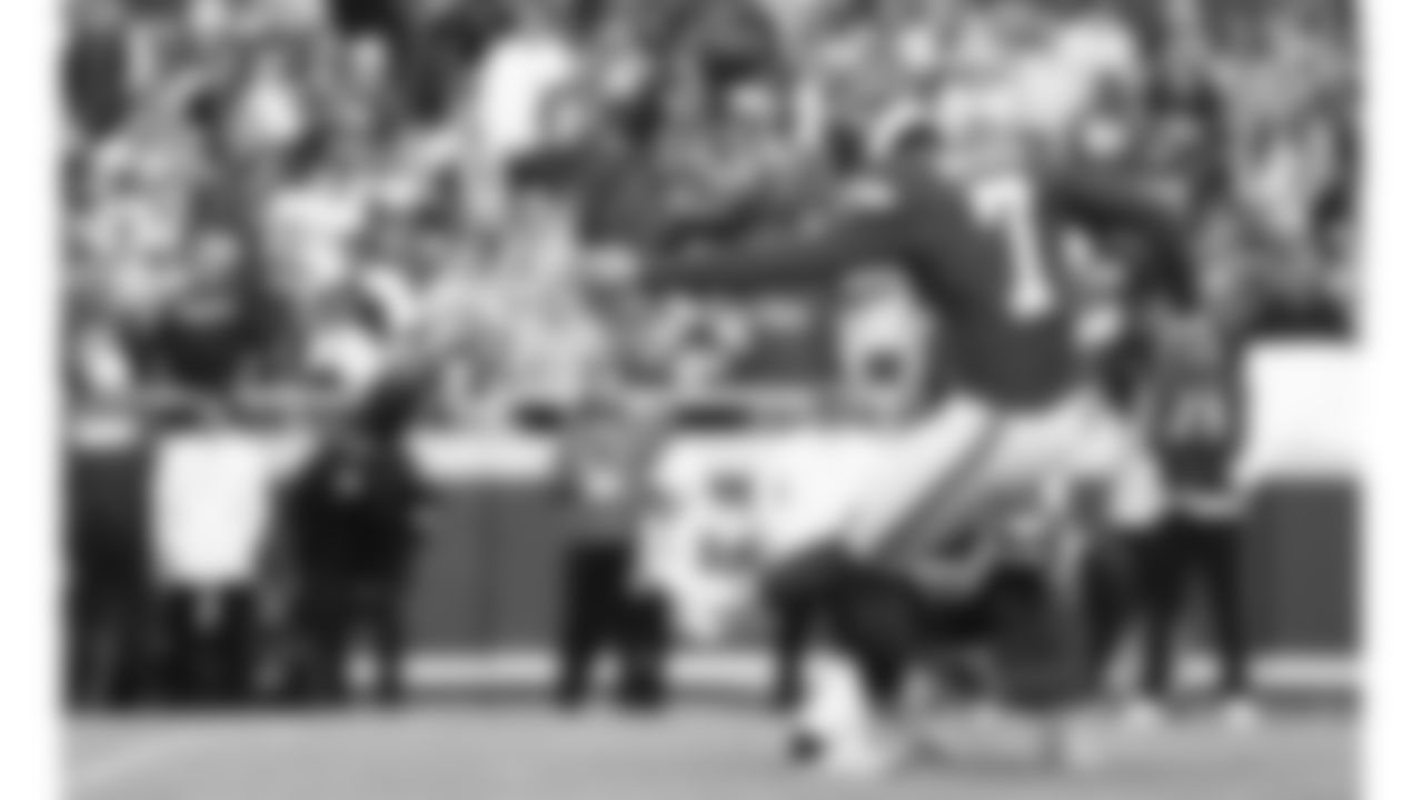 Kansas City Chiefs kicker Harrison Butker (7) kicks a field goal during a week 12 NFL football game against the Indianapolis Colts, Sunday, November 23, 2025 in Kansas City, MO.