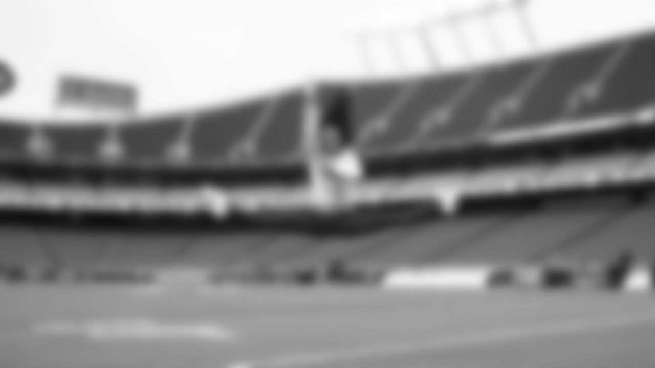 A Kansas City Chiefs Cheerleader before a week 8 NFL football game against the Washington Commanders, Monday, October 27, 2025, in Kansas City, MO.