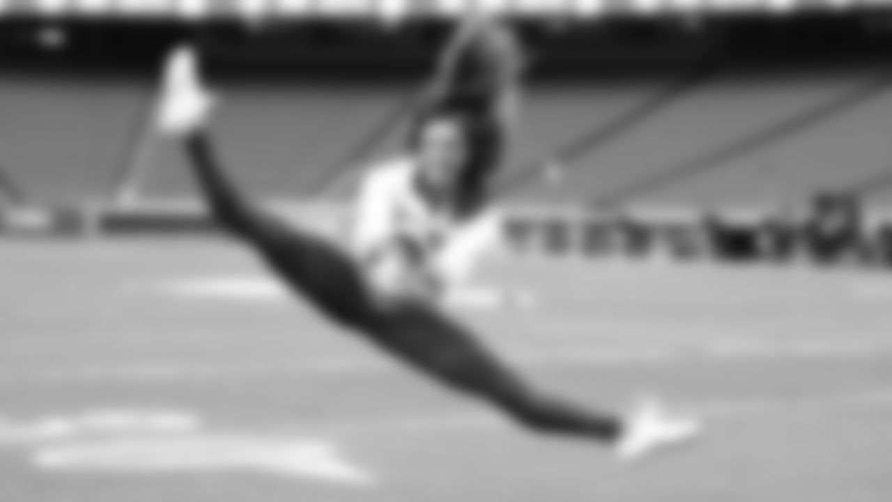 A Kansas City Chiefs Cheerleader before a week 8 NFL football game against the Washington Commanders, Monday, October 27, 2025, in Kansas City, MO.