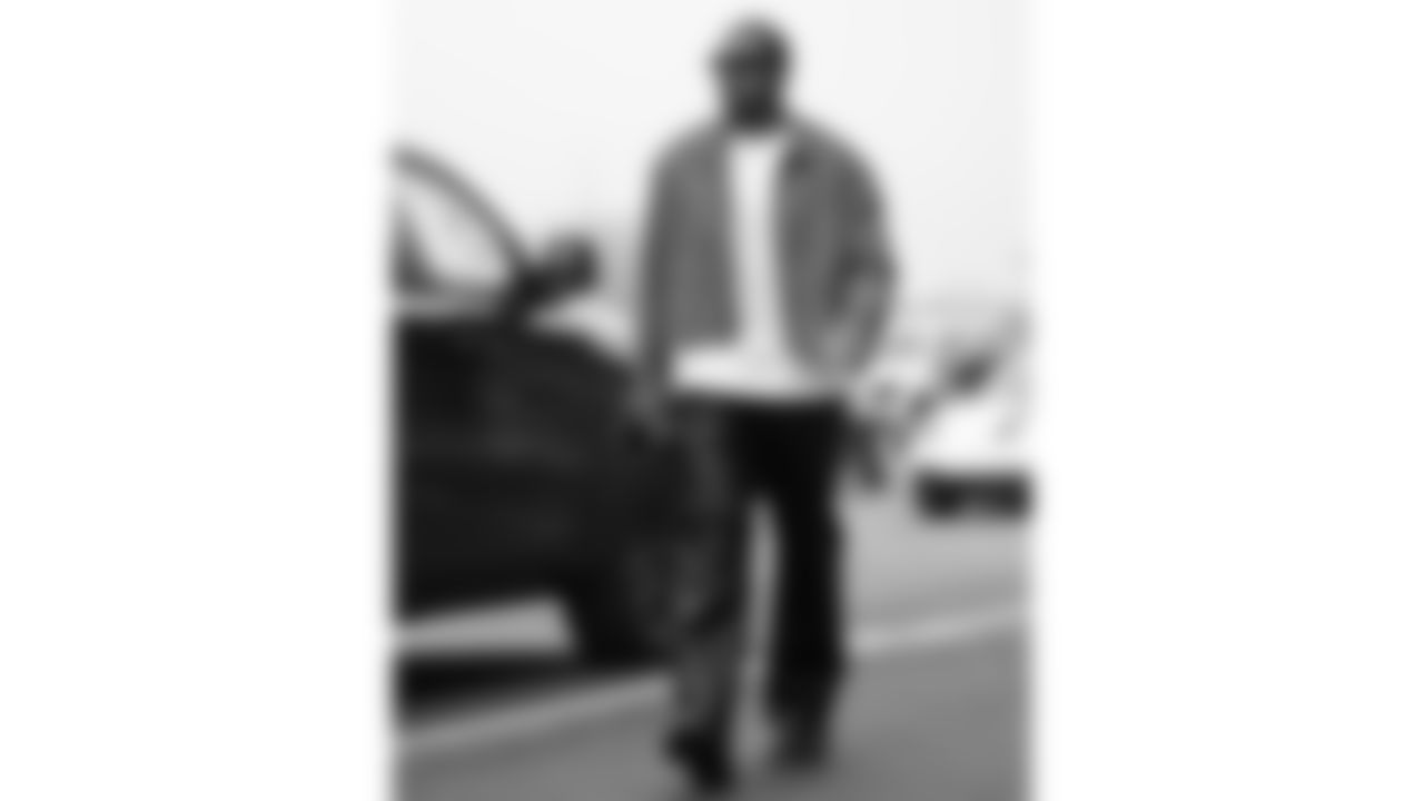 Kansas City Chiefs tight end Tre Watson (49) arrives prior to a week 12 NFL Football game against the Indianapolis Colts on Sunday, November 23, 2025 in Kansas City, MO