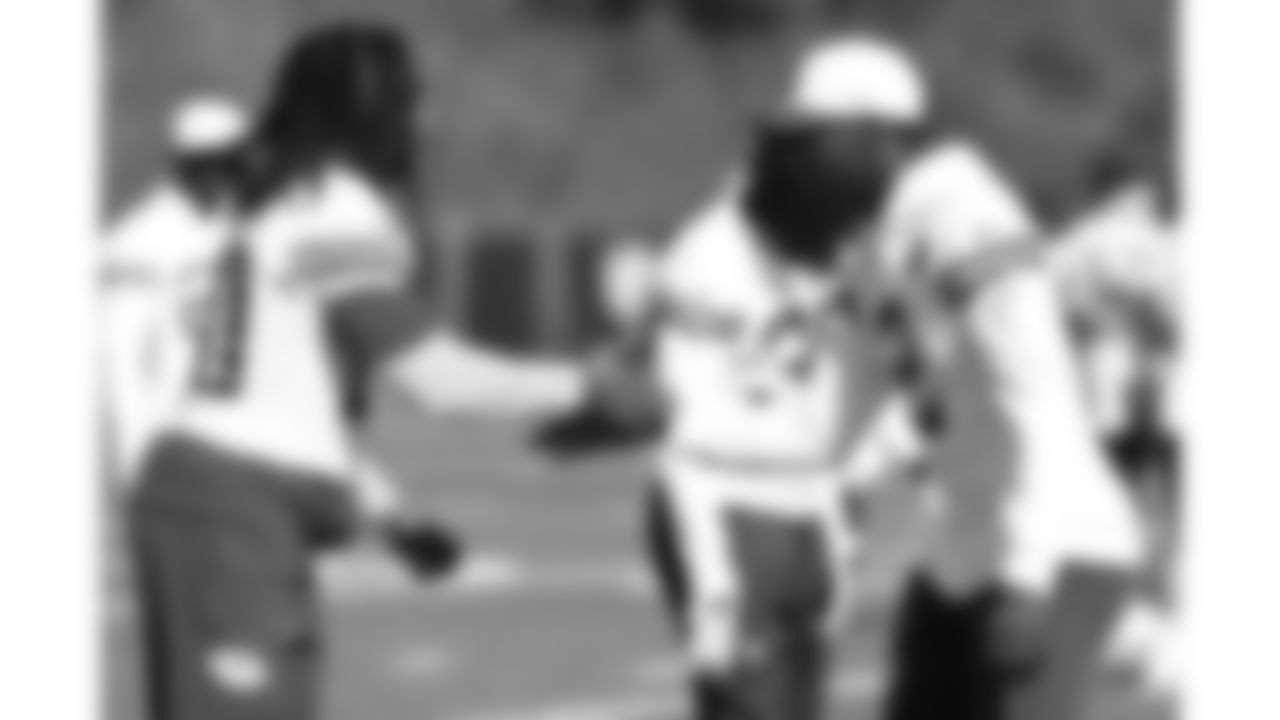 Kansas City Chiefs defensive back Nohl Williams (20) and Kansas City Chiefs cornerback Joshua Williams (2) during practice on Thursday, October 30, 2025 in Kansas City, MO.