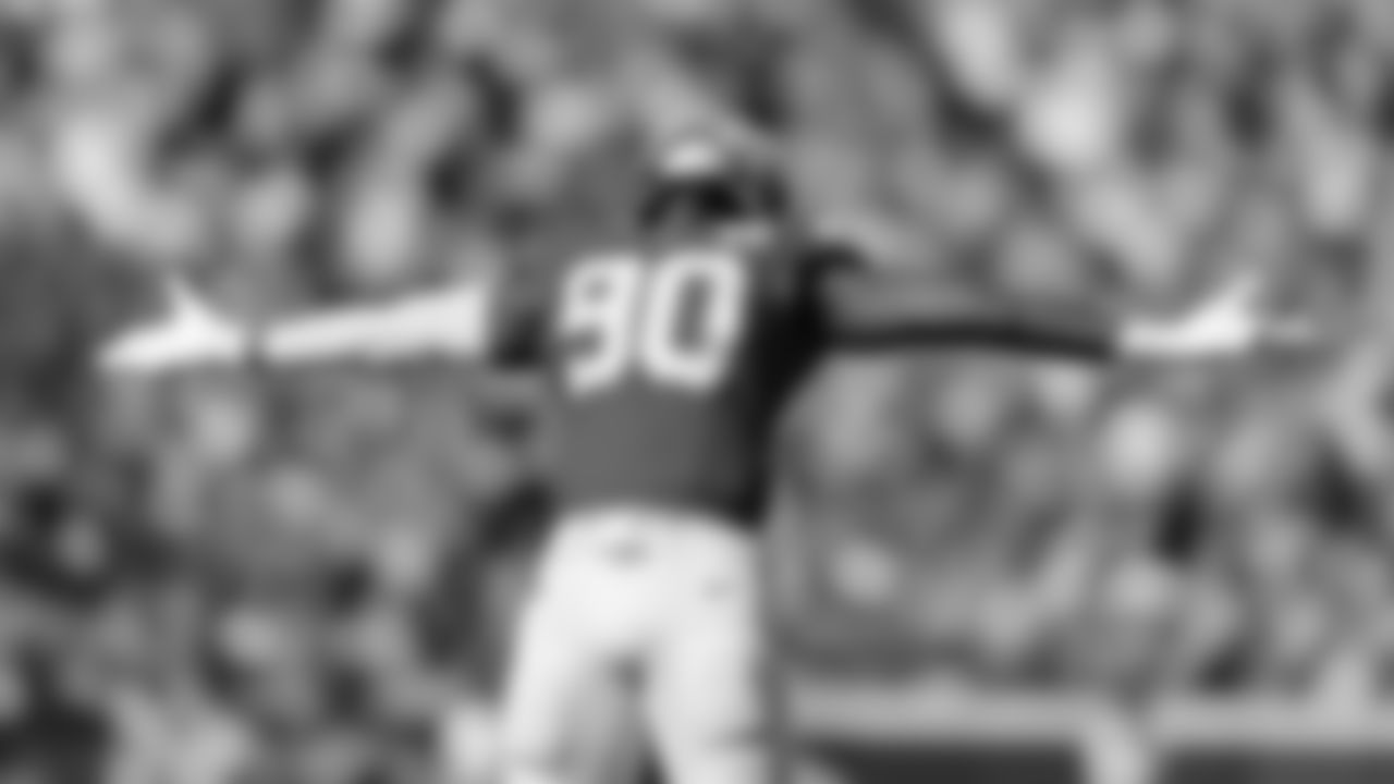 Kansas City Chiefs defensive end Charles Omenihu (90) celebrates getting a sack during a week 7 NFL football game against the Las Vegas Raiders, Sunday, October 19, 2025 in Kansas City, MO.