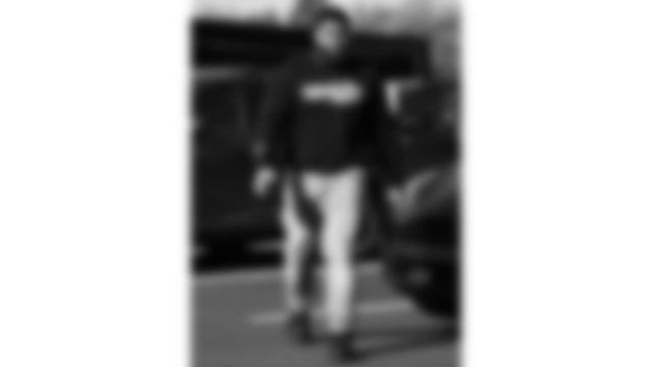 Kansas City Chiefs defensive tackle Marlon Tuipulotu (96) arrives prior to a week 7 NFL Football game against the Las Vegas Raiders on Sunday, October 19, 2025 in Kansas City, MO.
