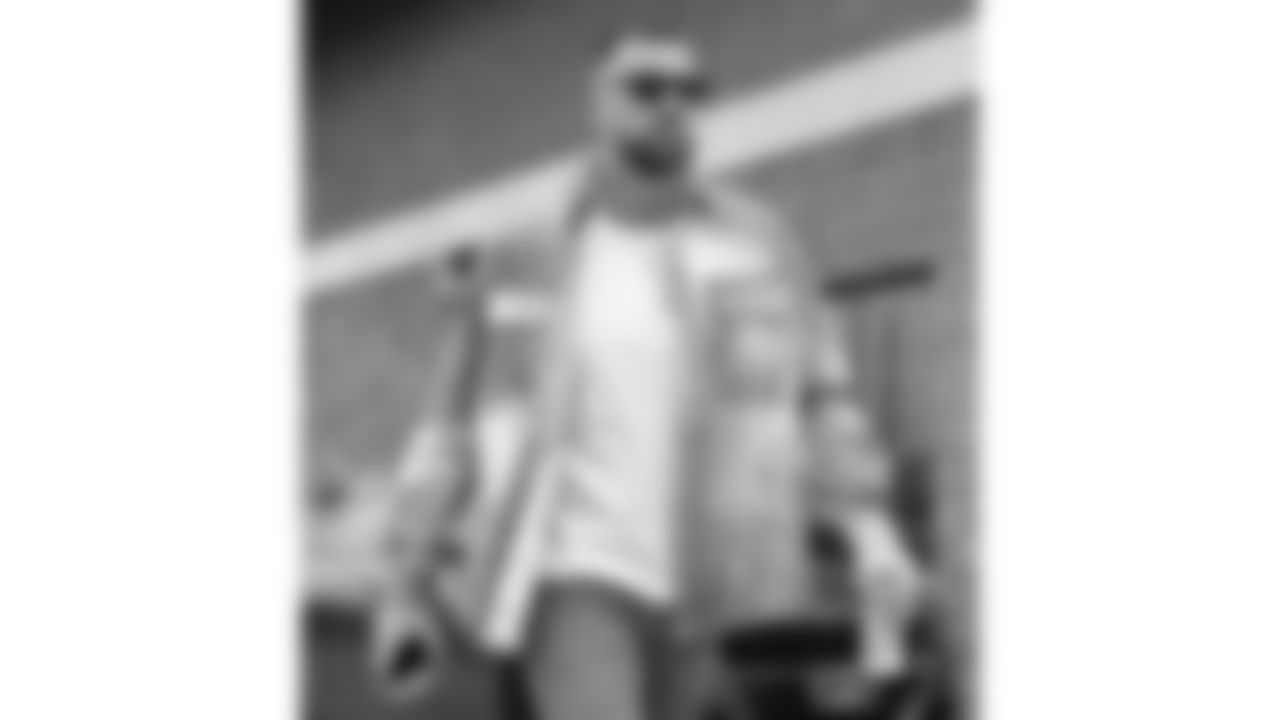 Kansas City Chiefs tight end Travis Kelce (87) arrives prior to a week 8 NFL Football game against the Washington Commanders on Monday, October 27, 2025 in Kansas City, MO.