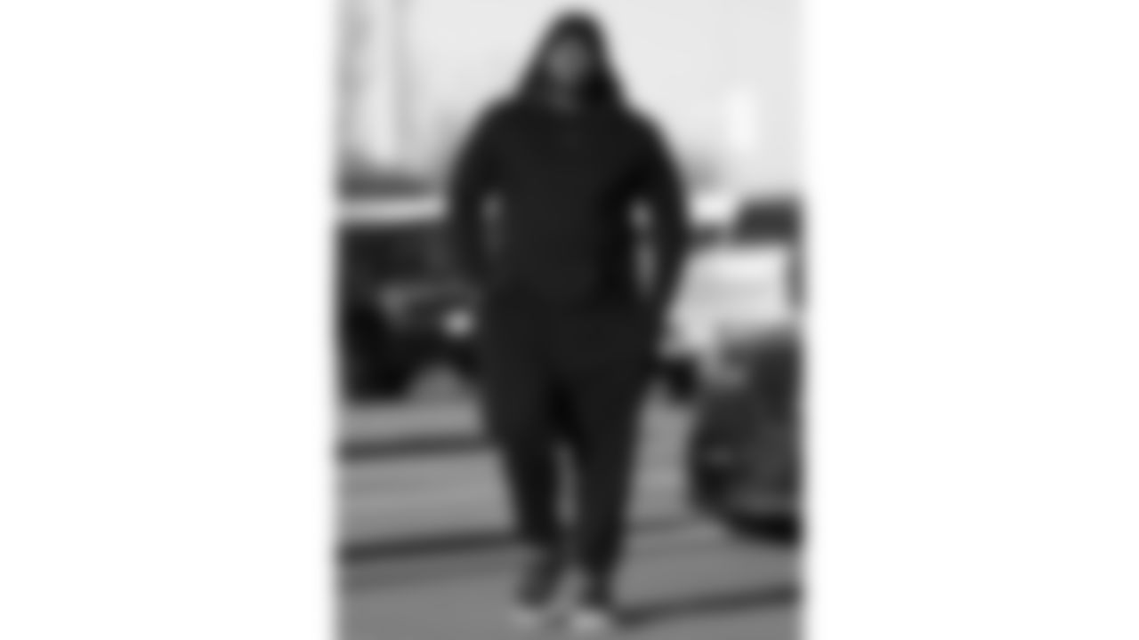 Kansas City Chiefs defensive tackle Derrick Nnadi (92) arrives prior to an NFL week 15 matchup against the Los Angeles Chargers, Sunday December 14, 2025.