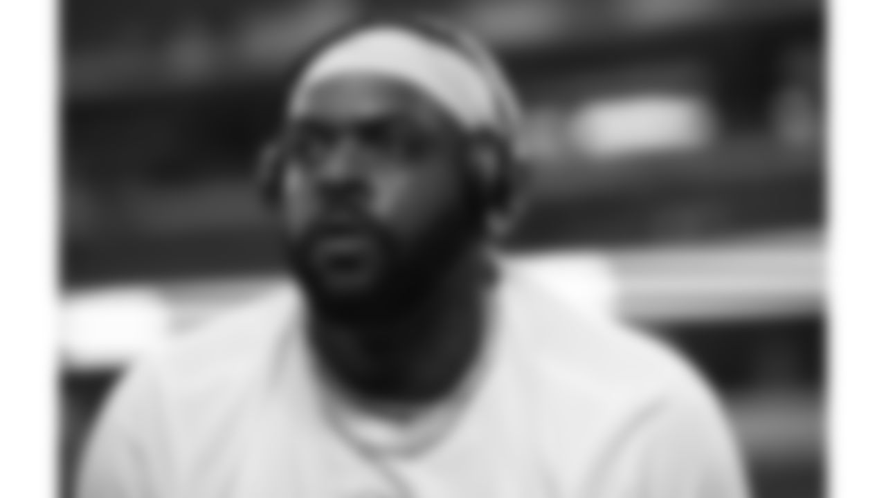 Kansas City Chiefs nose tackle Mike Pennel (69) warms up prior to a week 13 NFL football game against the Dallas Cowboys on Thursday, November 27, 2025 in Arlington, TX.