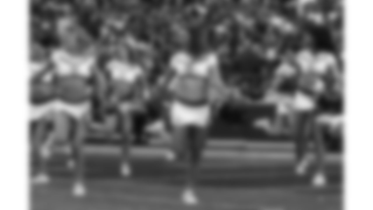 Kansas City Chiefs Cheerleaders during a week 12 NFL football game against the Indianapolis Colts, Sunday, November 23, 2025 in Kansas City, MO.