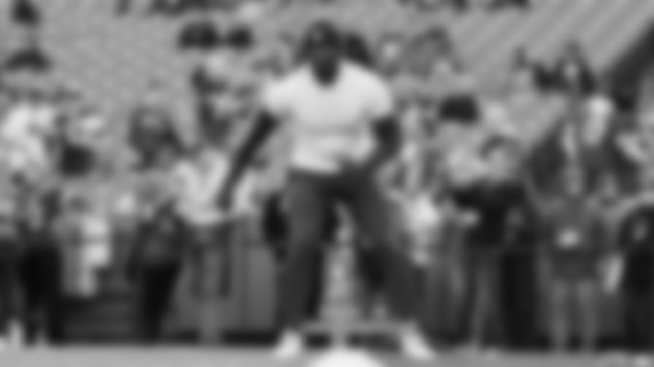 Kansas City Chiefs cornerback Joshua Williams (2) warms up prior to a week 9 NFL football game against the Buffalo Bills, Sunday, November 2, 2025 in Buffalo, NY