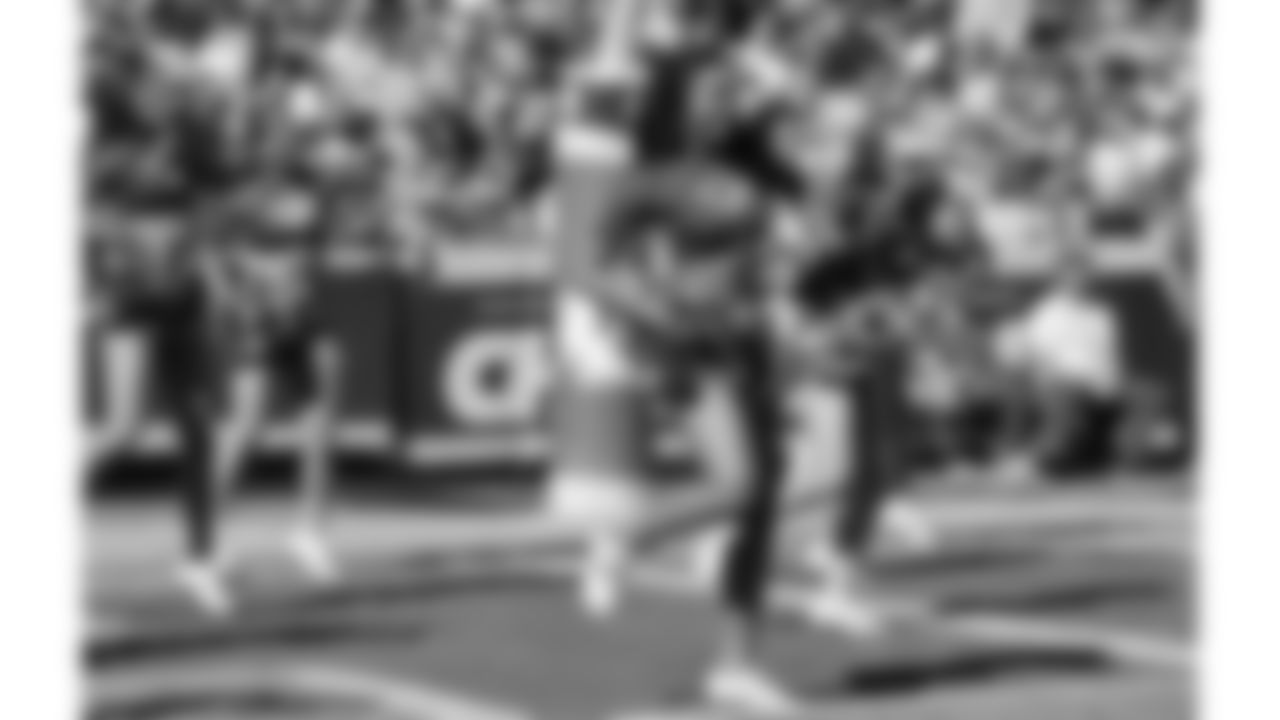 Kansas City Chiefs Cheerleaders perform during a week 7 NFL Football game against the Las Vegas Raiders on Sunday, October 19, 2025.