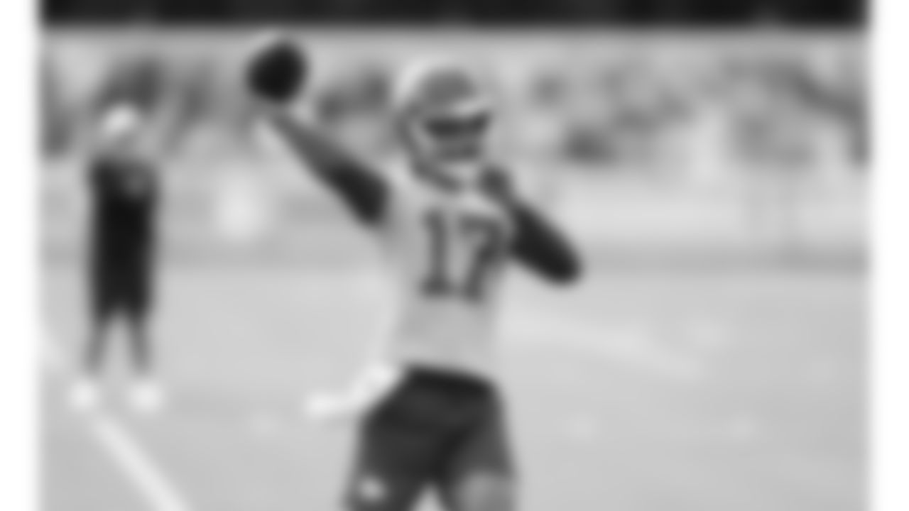 Kansas City Chiefs quarterback Gardner Minshew (17) during day 3 of training camp on Thursday July 24, 2025