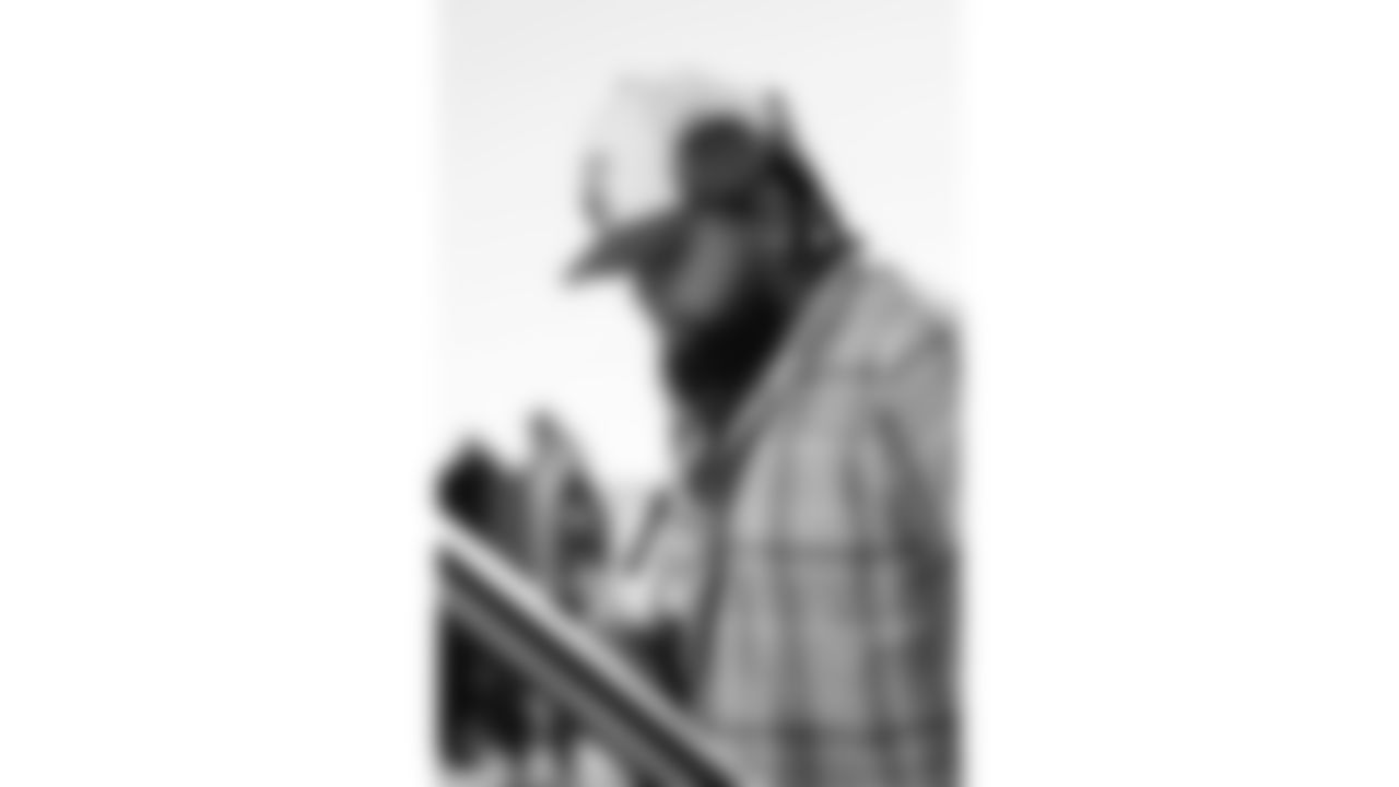 Kansas City Chiefs offensive lineman Esa Pole (79) travels for a week 18 matchup with the Las Vegas Raiders on Saturday, January 3, 2026.