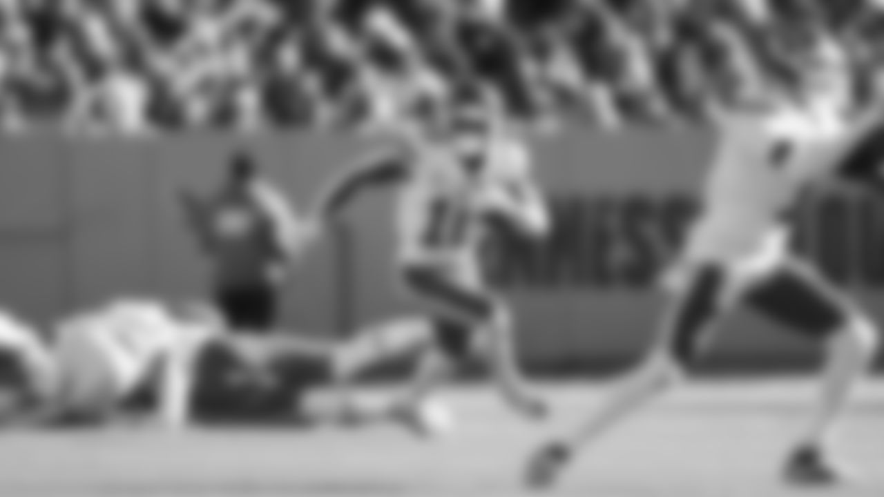 Kansas City Chiefs running back Isiah Pacheco (10) runs with the ball during a week 16 NFL Football game against the Tennessee Titans on Sunday, December 21, 2025 in Nashville, Tennessee.