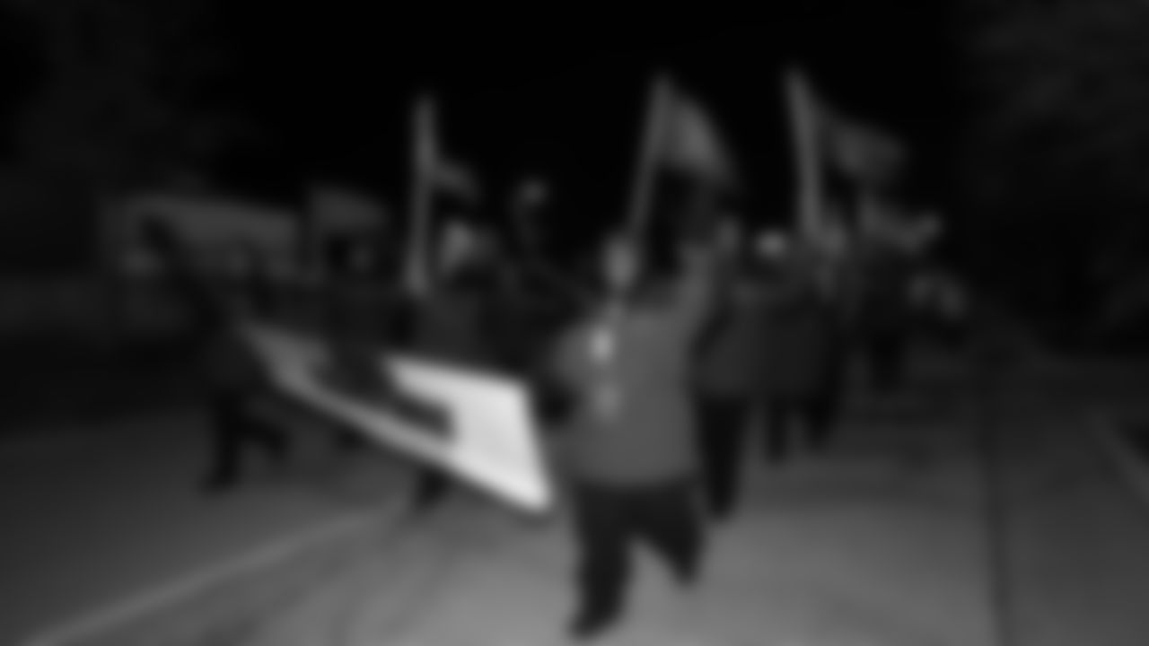 Red Coaters prior to an NFL week 14 matchup against the Houston Texans, Sunday December 7, 2025.