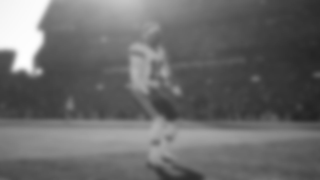 Kansas City Chiefs quarterback Patrick Mahomes (15) yells prior to a week 11 NFL Football game against the Denver Broncos on Sunday, November 16, 2025 in Denver, Colorado.