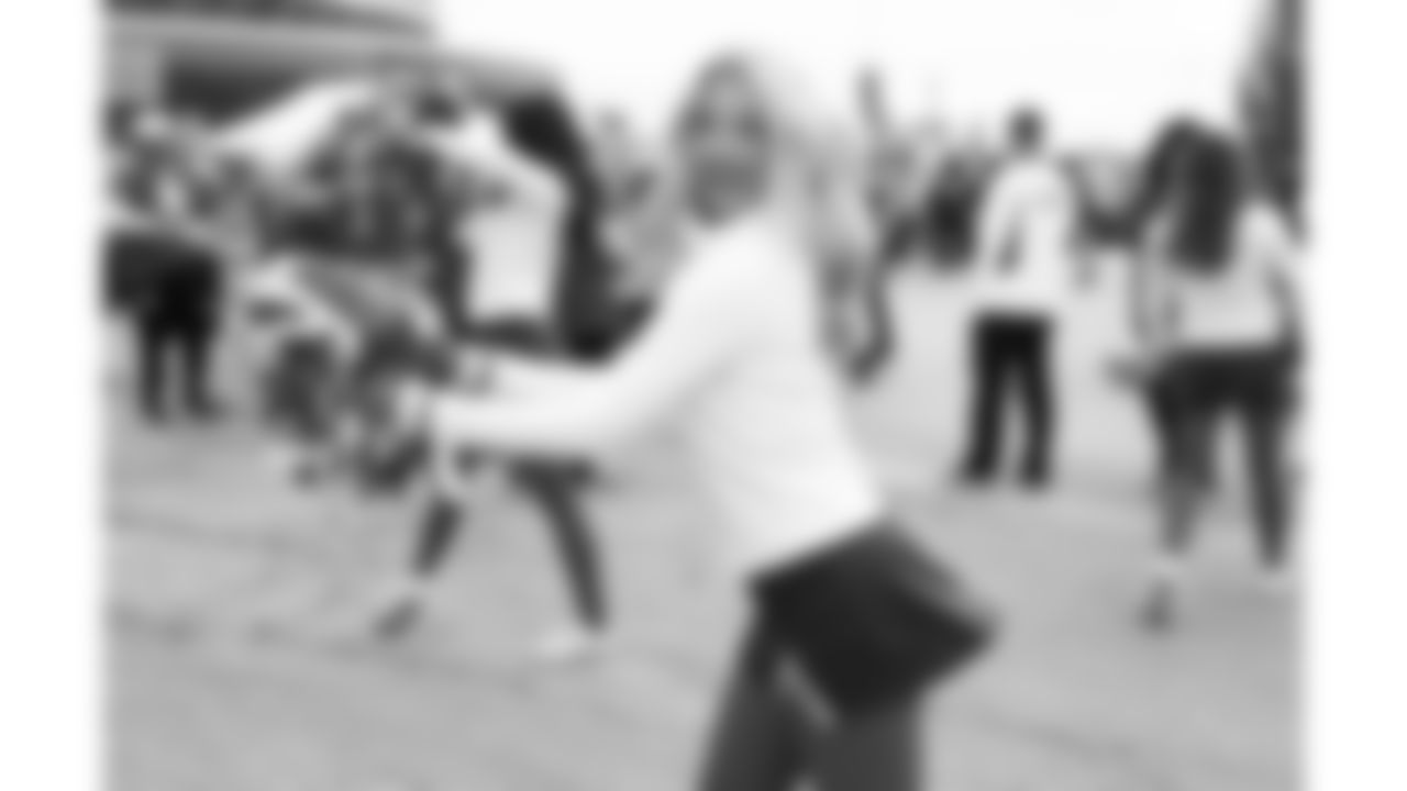 The Kansas City Chiefs Cheerleaders before a week 12 NFL football game against the Indianapolis Colts, Sunday, November 23, 2025 in Kansas City, MO.