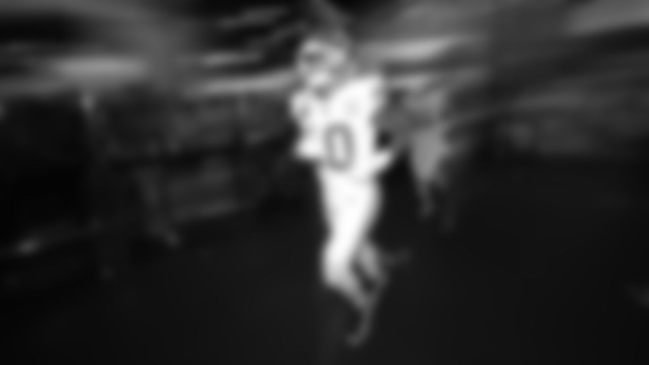 Kansas City Chiefs running back Isiah Pacheco (10) prior to a week 13 NFL football game against the Dallas Cowboys on Thursday, November 27, 2025 in Arlington, TX.