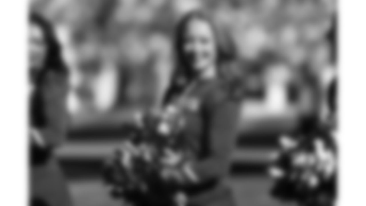 A Kansas City Chiefs Cheerleader before a week 12 NFL football game against the Indianapolis Colts, Sunday, November 23, 2025 in Kansas City, MO.