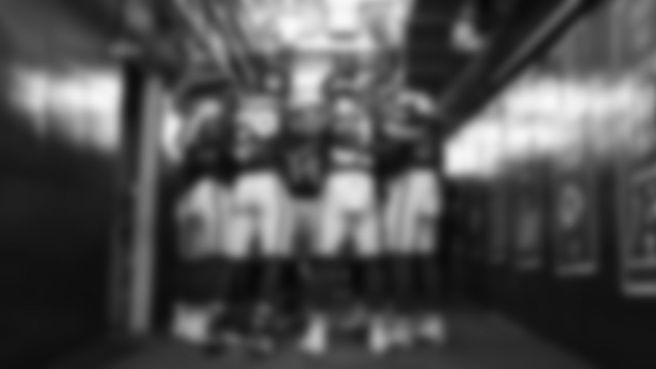 Kansas City Chiefs linebackers huddle in the 50-yard tunnel prior to a preseason week 3 NFL football game against the Chicago Bears, Friday, August 22, 2025 in Kansas City, MO.