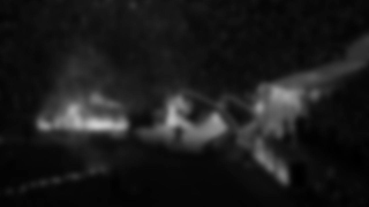 Kansas City Chiefs tackle Kingsley Suamataia (76) runs out prior to a week 17 NFL football game against the Denver Broncos, Thursday, December 25, 2025 in Kansas City, MO.