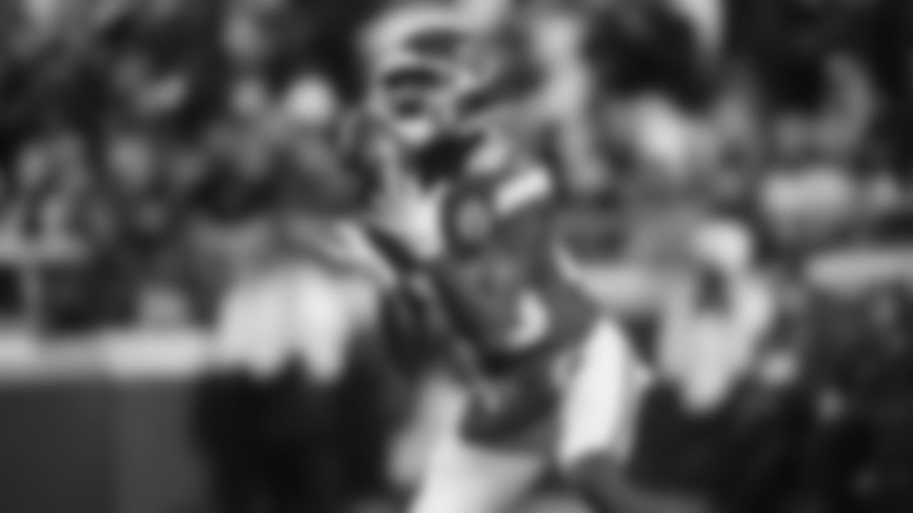 Kansas City Chiefs wide receiver Tyquan Thornton (80) catches a kickoff ball during an NFL week 14 matchup against the Houston Texans, Sunday December 7, 2025.