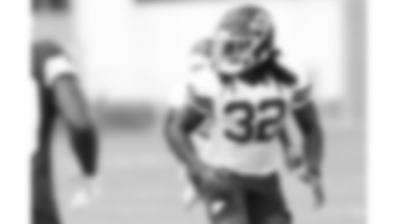 Kansas City Chiefs linebacker Nick Bolton (32) on the field during day 20 of training camp in Kansas City, MO on Wednesday, August 20, 2025.