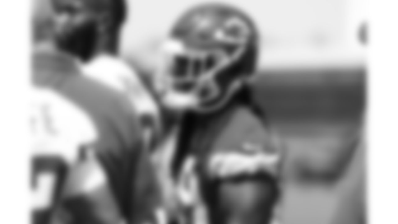 Kansas City Chiefs running back Kareem Hunt (29) practices during phase 3 of OTAs on Monday June 10, 2025 in Kansas City, MO.
