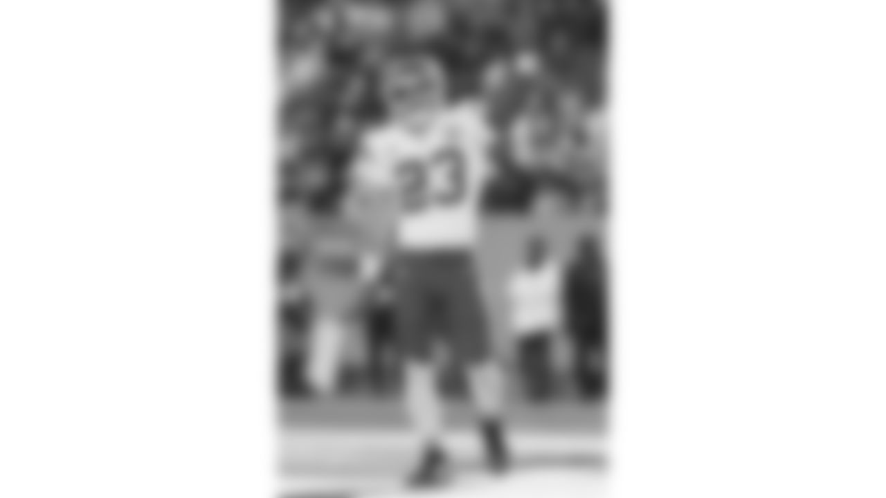 Kansas City Chiefs middle linebacker Drue Tranquill (23) celebrates a sack during a week 16 NFL Football game against the Tennessee Titans on Sunday, December 21, 2025 in Nashville, Tennessee.