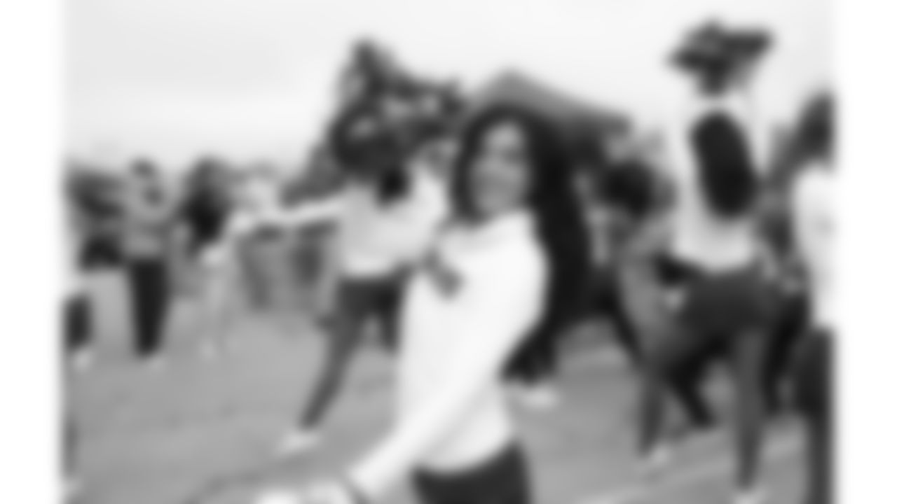 The Kansas City Chiefs Cheerleaders before a week 12 NFL football game against the Indianapolis Colts, Sunday, November 23, 2025 in Kansas City, MO.