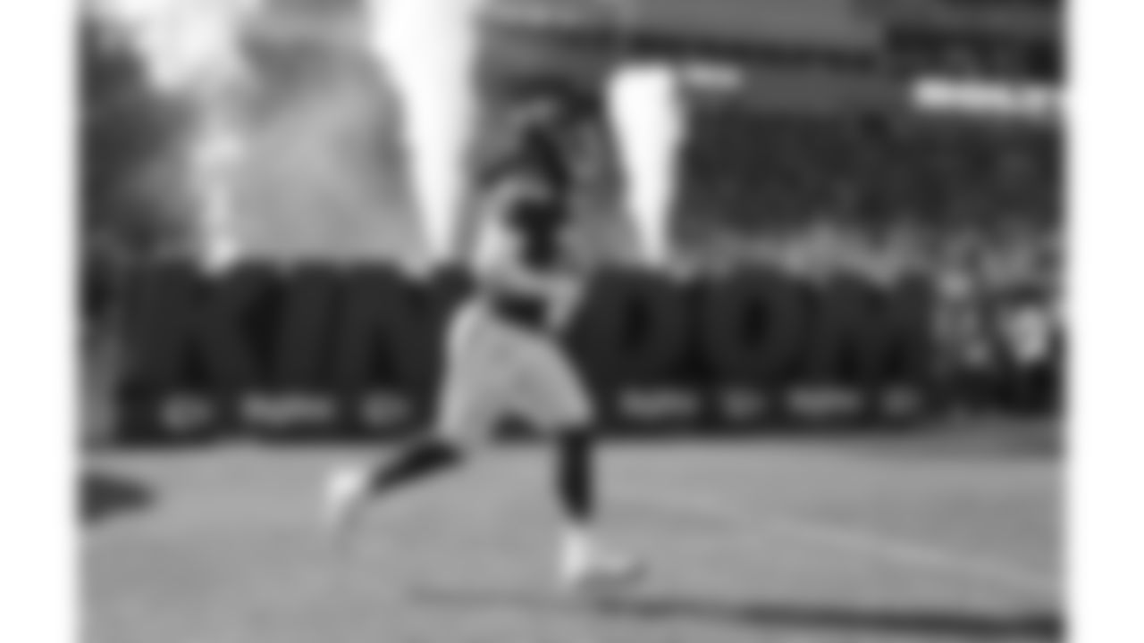 Kansas City Chiefs linebacker Nick Bolton (32) runs out during introductions prior to a week 12 NFL football game against the Indianapolis Colts, Sunday, November 23, 2025 in Kansas City, MO.