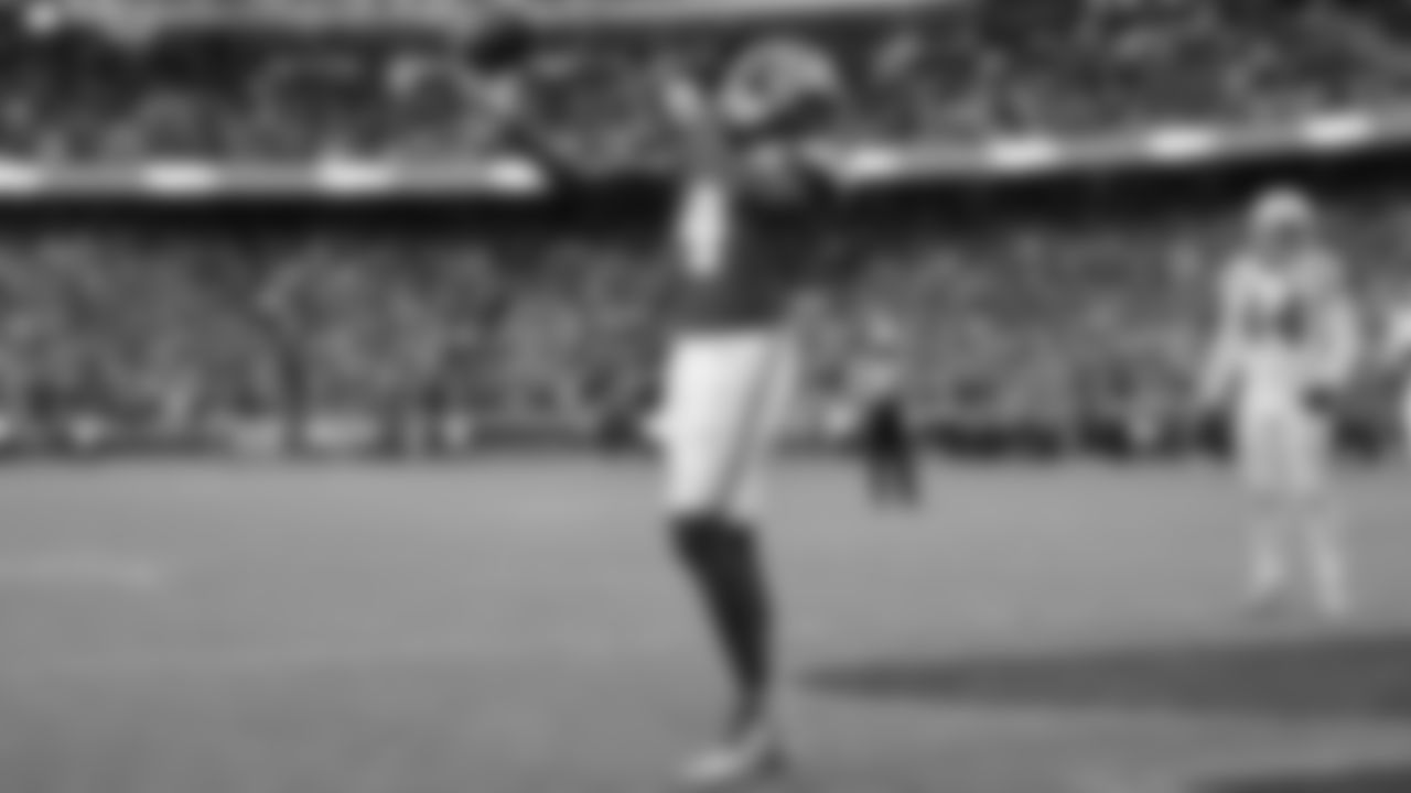 Kansas City Chiefs wide receiver Rashee Rice (4) celebrates during a week 12 NFL Football game against the Indianapolis Colts on Sunday, November 23, 2025 in Kansas City, MO