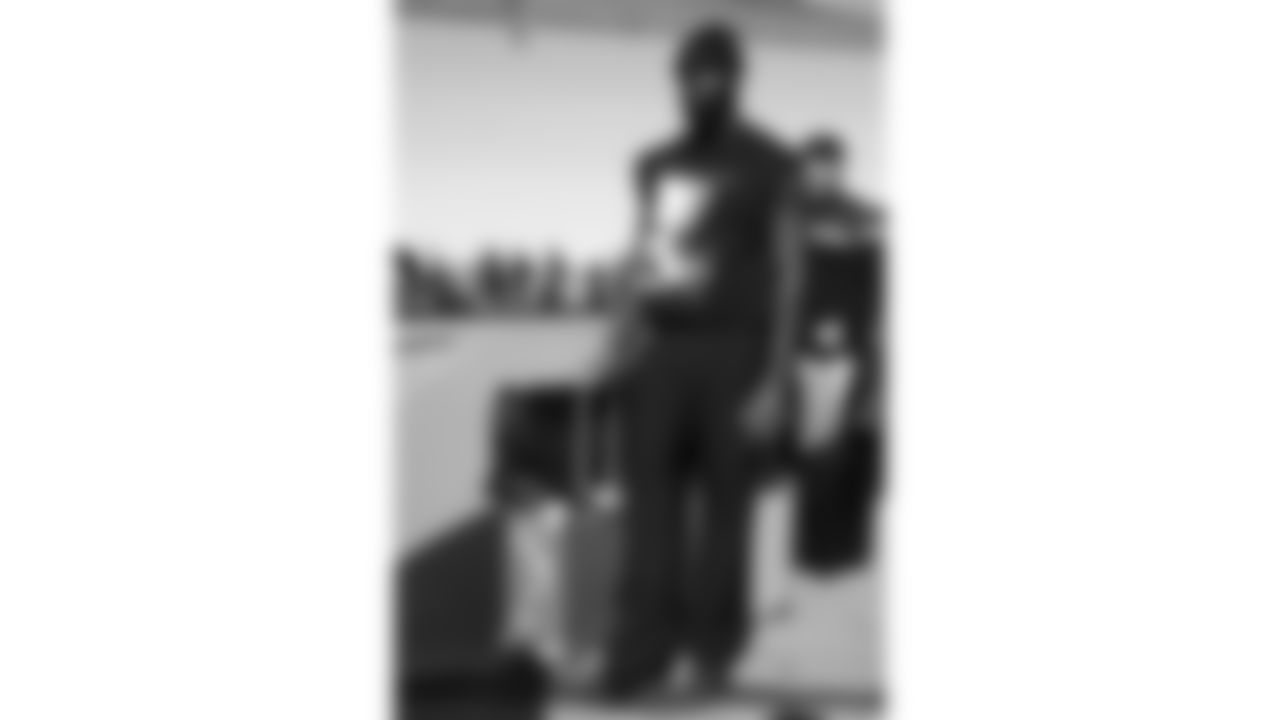 Kansas City Chiefs defensive end Charles Omenihu (90) travels for a week 11 matchup with the Denver Broncos Saturday November 15, 2025.