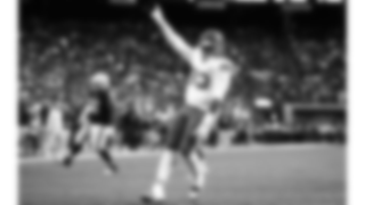 Kansas City Chiefs defensive tackle Zacch Pickens (93) celebrates during a week 18 NFL football game against the Las Vegas Raiders, Sunday, January 4, 2026 in Las Vegas, NV.