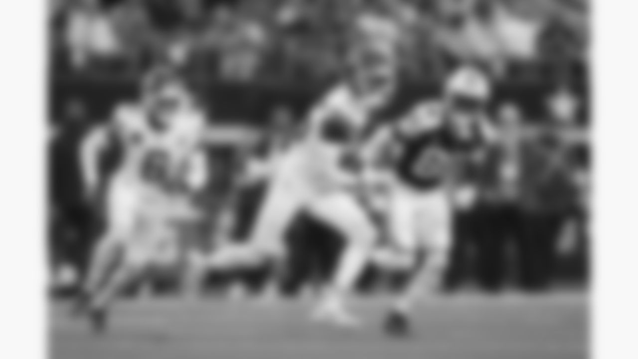 Kansas City Chiefs cornerback Jaylen Watson (35) runs with an intercepted ball during a week 13 NFL Football game against the Dallas Cowboys on Thursday, November 27, 2025 in Dallas, Texas.