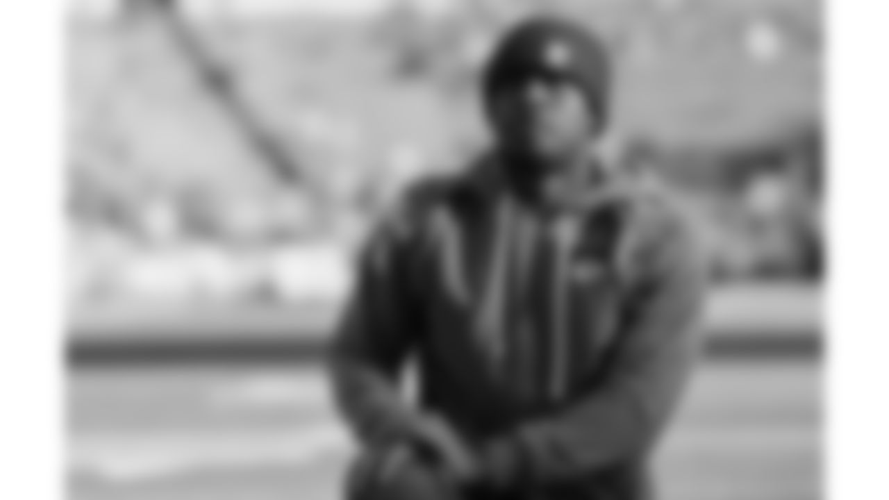 Kansas City Chiefs defensive back Chamarri Conner (27) warms up prior to a week 9 NFL football game against the Buffalo Bills, Sunday, November 2, 2025 in Buffalo, NY