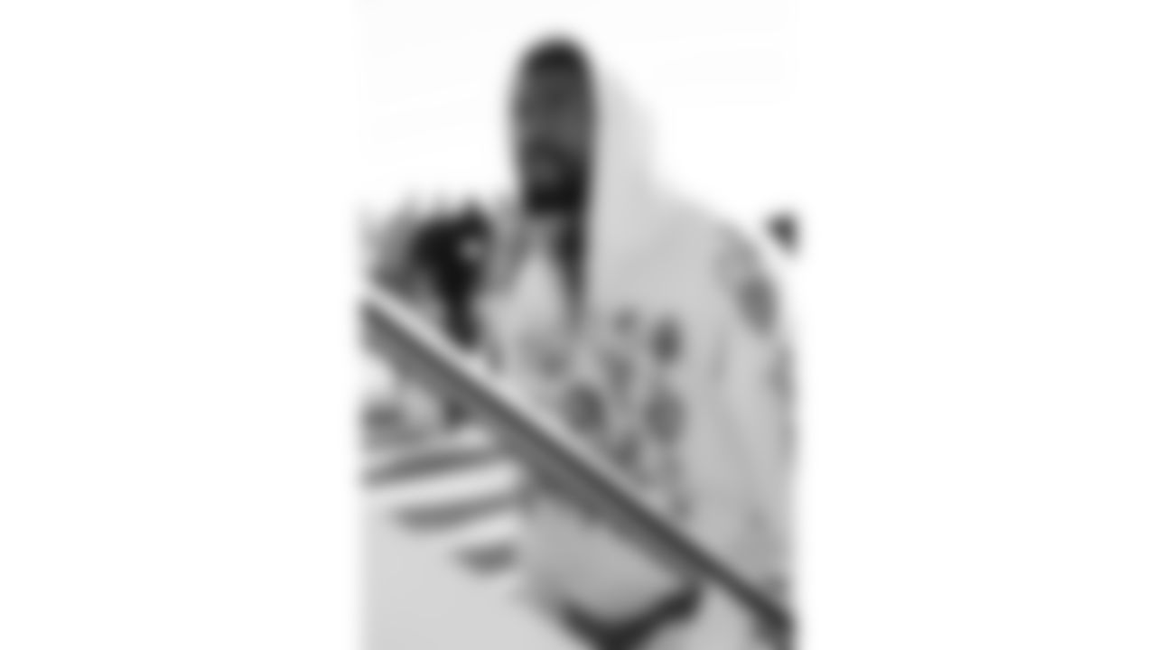 Kansas City Chiefs defensive tackle Zacch Pickens (93) travels for a week 18 matchup with the Las Vegas Raiders on Saturday, January 3, 2026.