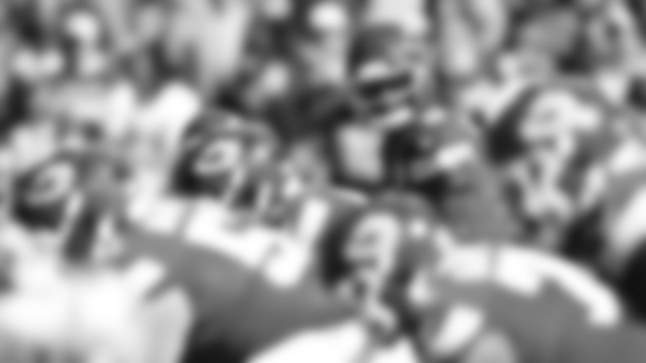 Kansas City Chiefs wide receiver JuJu Smith-Schuster (9) looks over during a week 7 NFL football game against the Las Vegas Raiders, Sunday, October 19, 2025 in Kansas City, MO.