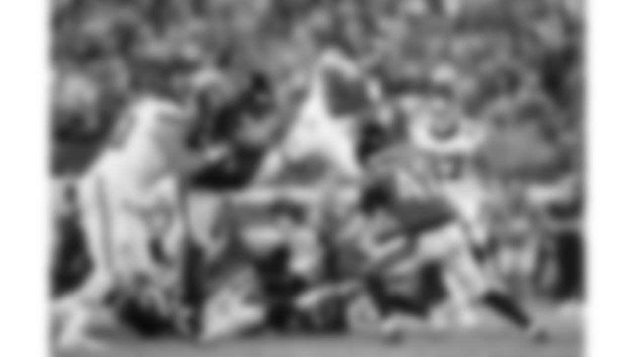 Kansas City Chiefs running back Kareem Hunt (29) hurdles Jacksonville Jaguars defenders during the week 5 NFL football game, Monday, October 6, 2025 in Jacksonville, FL.